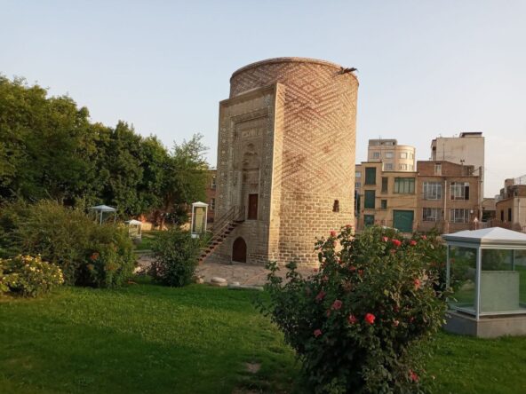 اوچ گونبز